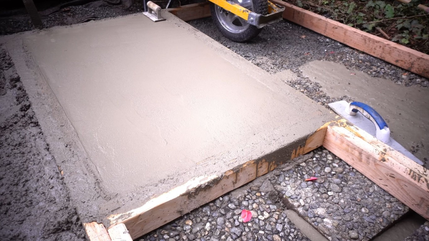 Professional concrete repair and replacement services in Oviedo, FL